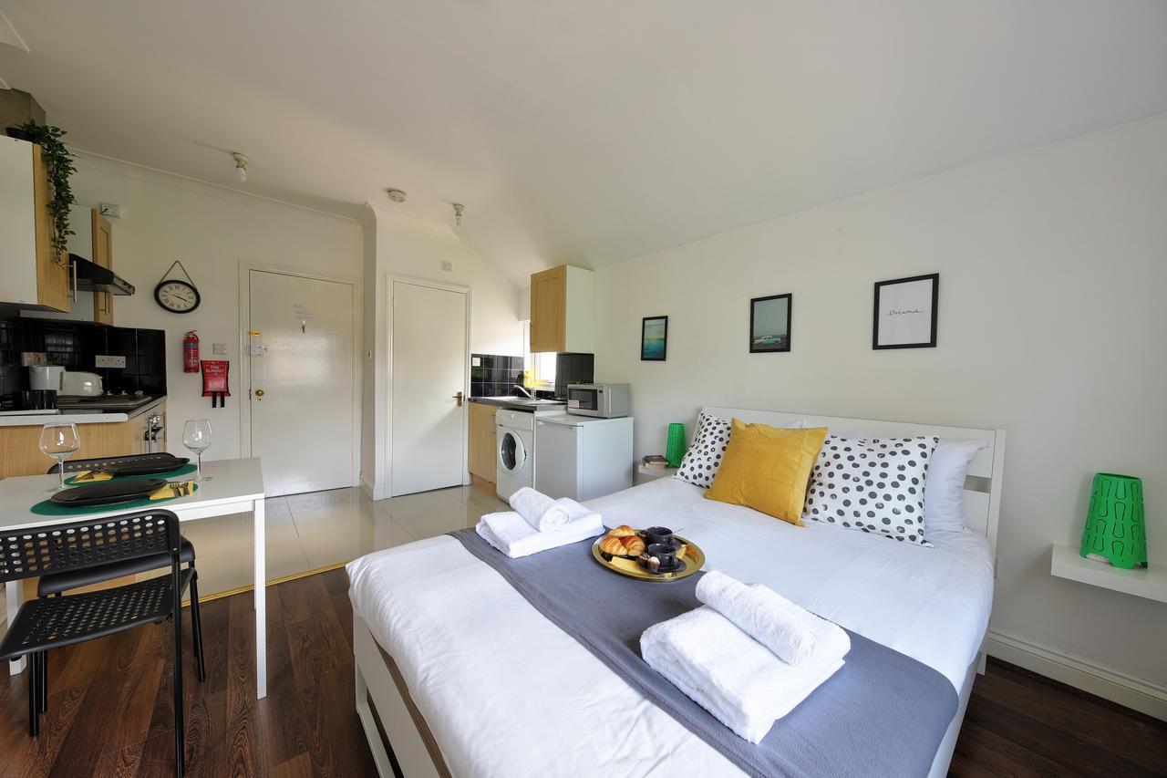 Wembley Willesden Short Let London Apartments מראה חיצוני תמונה